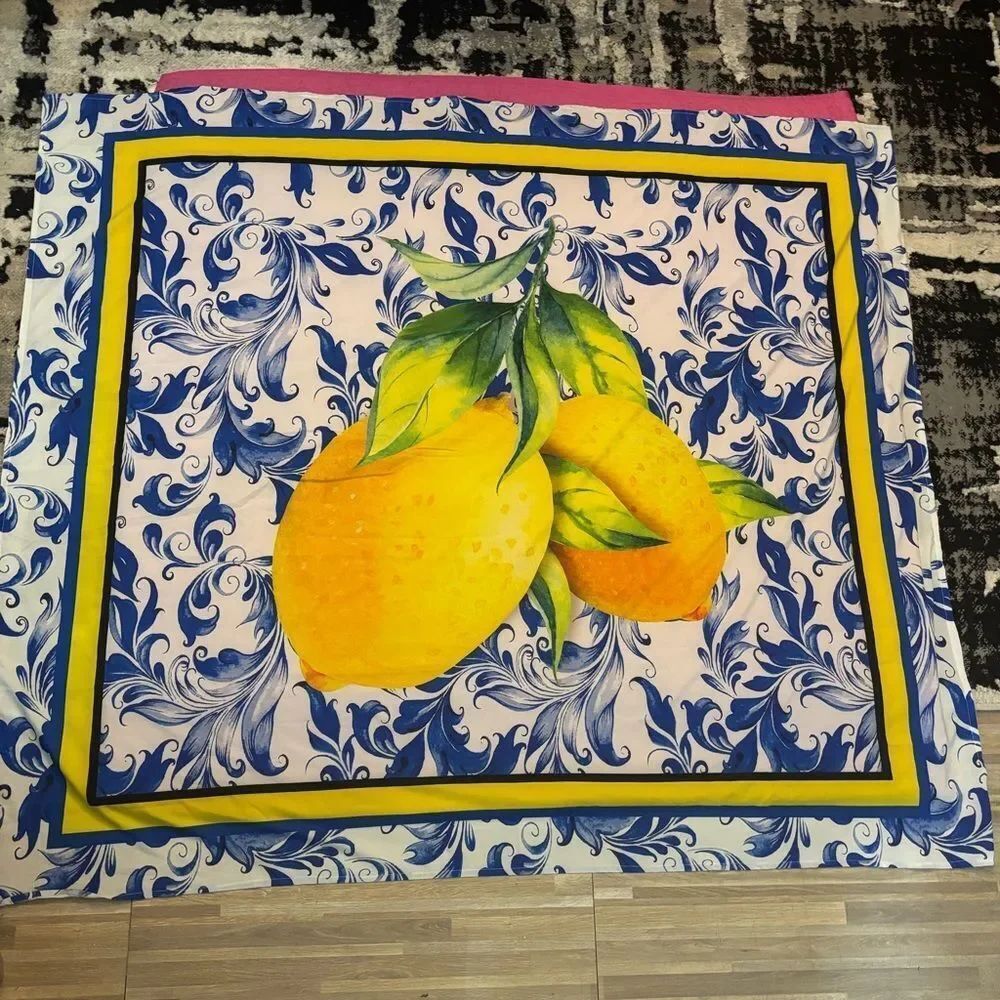 Maiolica lemon print tablecloth, 55x55 inch